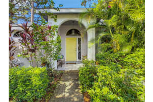 1877 Wood Hollow Cir, Sarasota, FL 34235, Sold 10/28/21