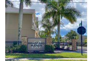 1037 Grantham Dr, Sarasota, FL 34234, Sold 11/05/21