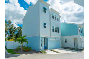 387 Wingfield Dr, Sarasota, FL 34237, Sold 10/29/21