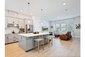 387 Wingfield Dr, Sarasota, FL 34237, Sold 10/29/21
