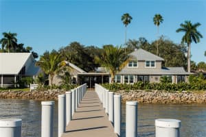 1911 4th St E, Palmetto, FL 34221, Sold 02/25/22