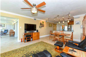 9397 Midnight Pass Rd, Sarasota, FL 34242, Sold 02/28/22