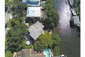 4910 Commonwealth Dr, Siesta Key, FL 34242, Sold 04/22/22