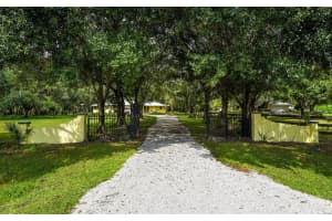 7352 Palomino Ln, Sarasota, FL 34241, Sold 01/12/22