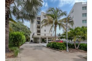 660 Golden Gate Point, Sarasota, FL 34236, Sold 02/10/22