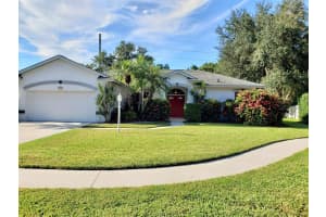 5702 Stone Pointe Dr, Sarasota, FL 34233, Sold 11/30/21