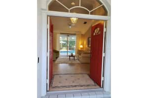 5702 Stone Pointe Dr, Sarasota, FL 34233, Sold 11/30/21