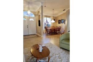 5702 Stone Pointe Dr, Sarasota, FL 34233, Sold 11/30/21