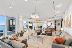 35 Watergate Dr, Sarasota, FL 34236, Sold 12/01/21