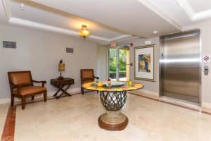 5220 Manorwood Dr, Sarasota, FL 34235, Sold 11/17/21