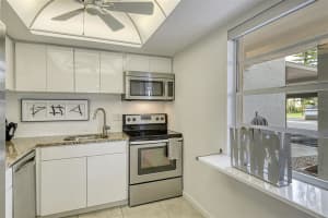 4400 Exeter Dr, Longboat Key, FL 34228, Sold 11/19/21