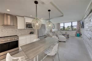 5855 Midnight Pass Rd, Siesta Key, FL 34242, Sold 11/26/21