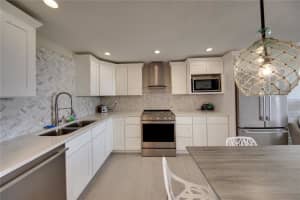 5855 Midnight Pass Rd, Siesta Key, FL 34242, Sold 11/26/21