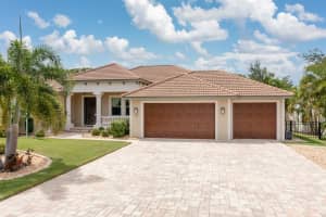 925 Garland Ave, Nokomis, FL 34275, Sold 11/17/21