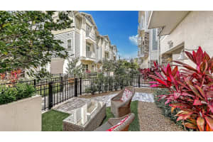 512 Laurel Pk Dr, Sarasota, FL 34236, Sold 03/11/22