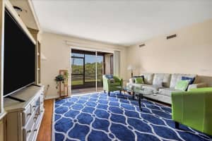 2600 Hidden Lake Dr N, Sarasota, FL 34237, Sold 11/30/21