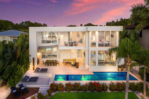 5258 Avenida Del Mare, Siesta Key, FL 34242, Sold 11/18/21