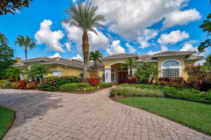 720 N Macewen Dr, Osprey, FL 34229, Sold 01/28/22