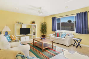 2635 Riverbluff Pkwy, Sarasota, FL 34231, Sold 11/30/21