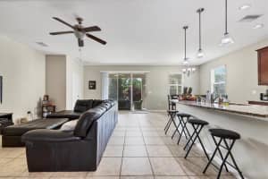 5521 Pamplona Way, Sarasota, FL 34233, Sold 12/01/21