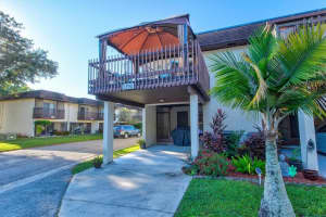 3390 Ramblewood Ct, Sarasota, FL 34237, Sold 12/16/21