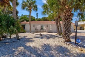 726 Birdsong Ln, Siesta Key, FL 34242, Sold 12/03/21
