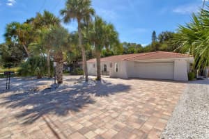 726 Birdsong Ln, Siesta Key, FL 34242, Sold 12/03/21