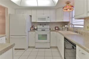 2444 Riverbluff Pkwy, Sarasota, FL 34231, Sold 02/14/22