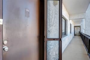 1624 Stickney Point Rd, Sarasota, FL 34231, Sold 12/08/21