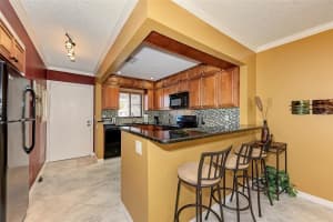 1624 Stickney Point Rd, Sarasota, FL 34231, Sold 12/08/21