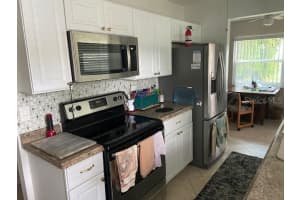 2219 Pueblo Ln, Sarasota, FL 34231, Sold 02/16/22