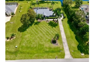 2120 Palm View Rd, Sarasota, FL 34240, Sold 11/22/21
