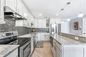 37 Sunset Dr, Sarasota, FL 34236, Sold 12/08/21