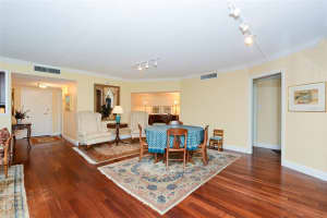 435 S Gulfstream Ave, Sarasota, FL 34236, Sold 02/18/22