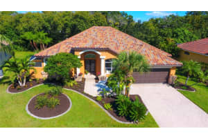 7141 42nd Ct E, Sarasota, FL 34243, Sold 12/07/21