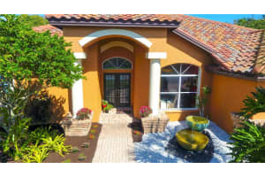 7141 42nd Ct E, Sarasota, FL 34243, Sold 12/07/21