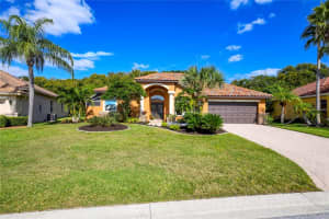7141 42nd Ct E, Sarasota, FL 34243, Sold 12/07/21