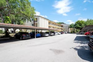 2220 Stickney Point Rd, Sarasota, FL 34231, Sold 12/06/21