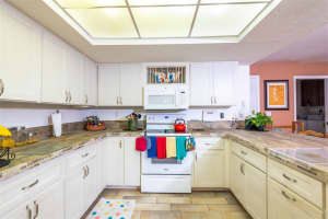 1923 N Leewynn Dr, Sarasota, FL 34240, Sold 02/15/22
