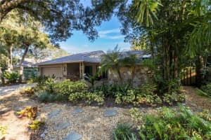 4087 Woodview Dr, Sarasota, FL 34232, Sold 12/21/21