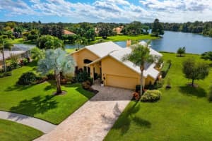 8413 Turnberry Cir, Sarasota, FL 34241, Sold 12/17/21
