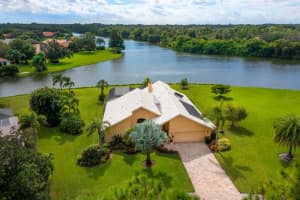8413 Turnberry Cir, Sarasota, FL 34241, Sold 12/17/21