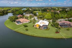 8413 Turnberry Cir, Sarasota, FL 34241, Sold 12/17/21