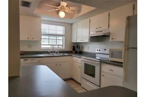 2454 Golf Course Dr, Sarasota, FL 34234, Sold 12/20/21