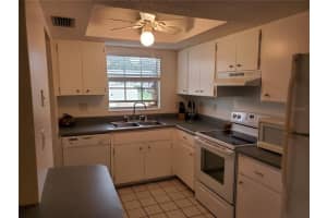 2454 Golf Course Dr, Sarasota, FL 34234, Sold 12/20/21