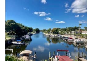 2301 Riverbluff Pkwy, Sarasota, FL 34231, Sold 12/02/21