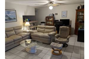 5425 Skyline Pl, Sarasota, FL 34232, Sold 12/10/21