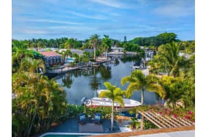 5536 Contento Dr, Siesta Key, FL 34242, Sold 12/17/21