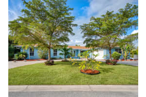 5536 Contento Dr, Siesta Key, FL 34242, Sold 12/17/21