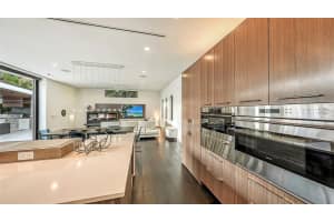 1881 Loma Linda St, Sarasota, FL 34239, Sold 01/14/22